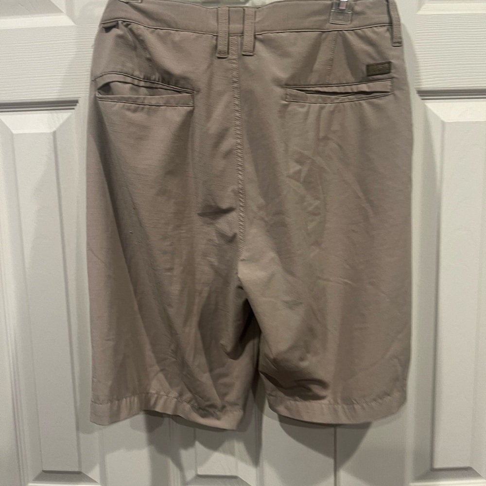 Billabong Light Tan Shorts - Picture 8 of 13